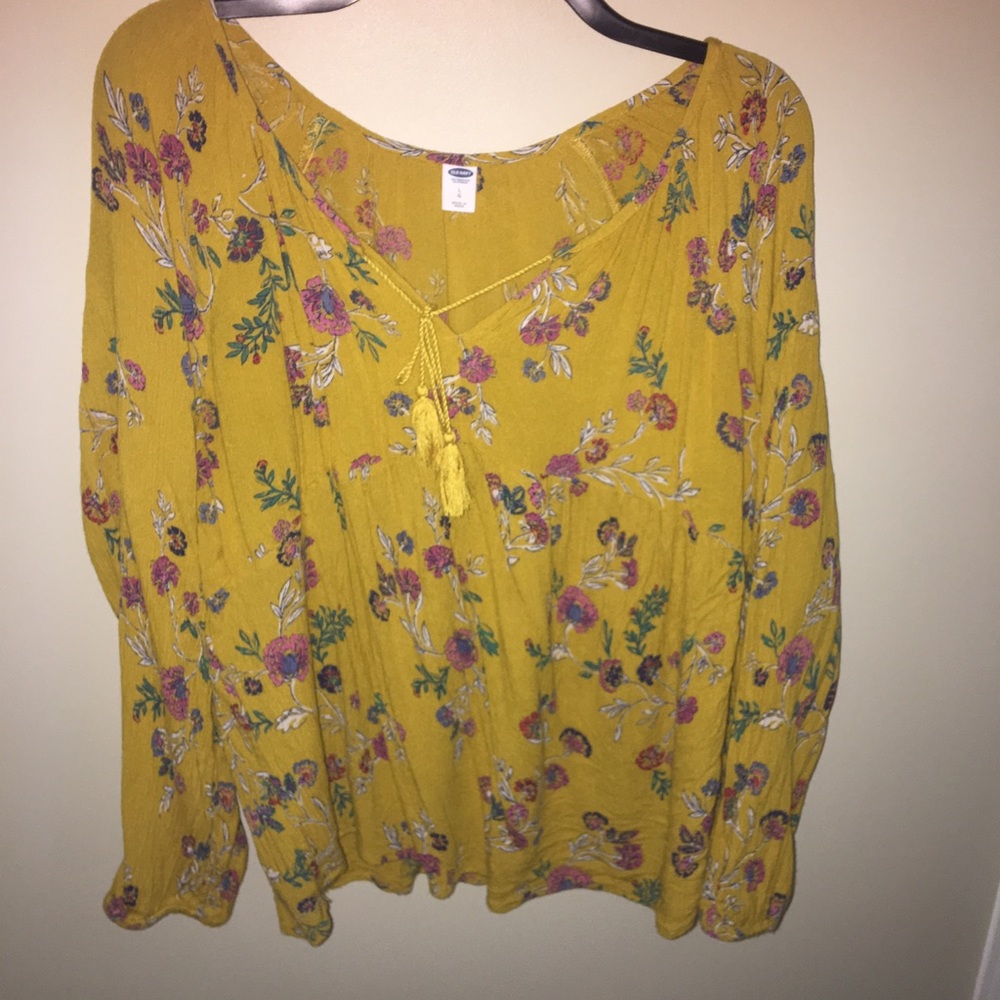 SUPER CUTE YELLOW BLOUSE